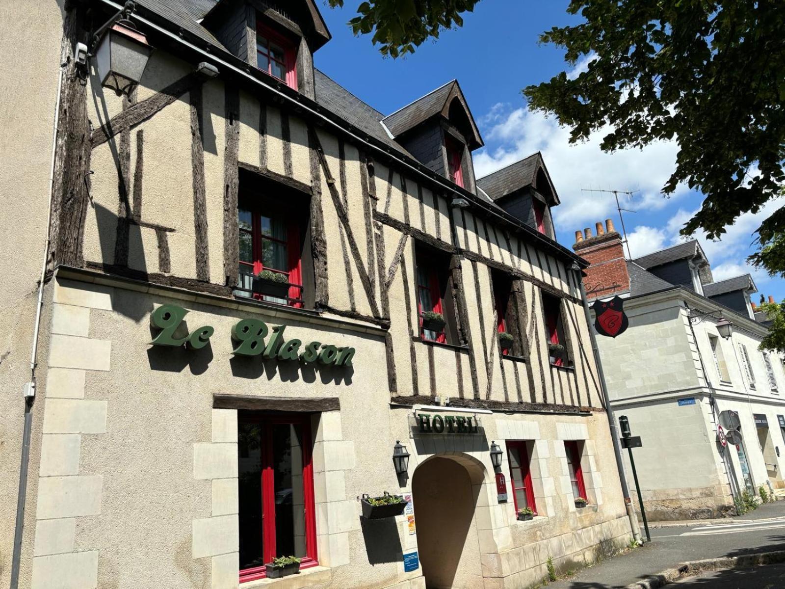 Hotel Le Blason Amboise Bagian luar foto